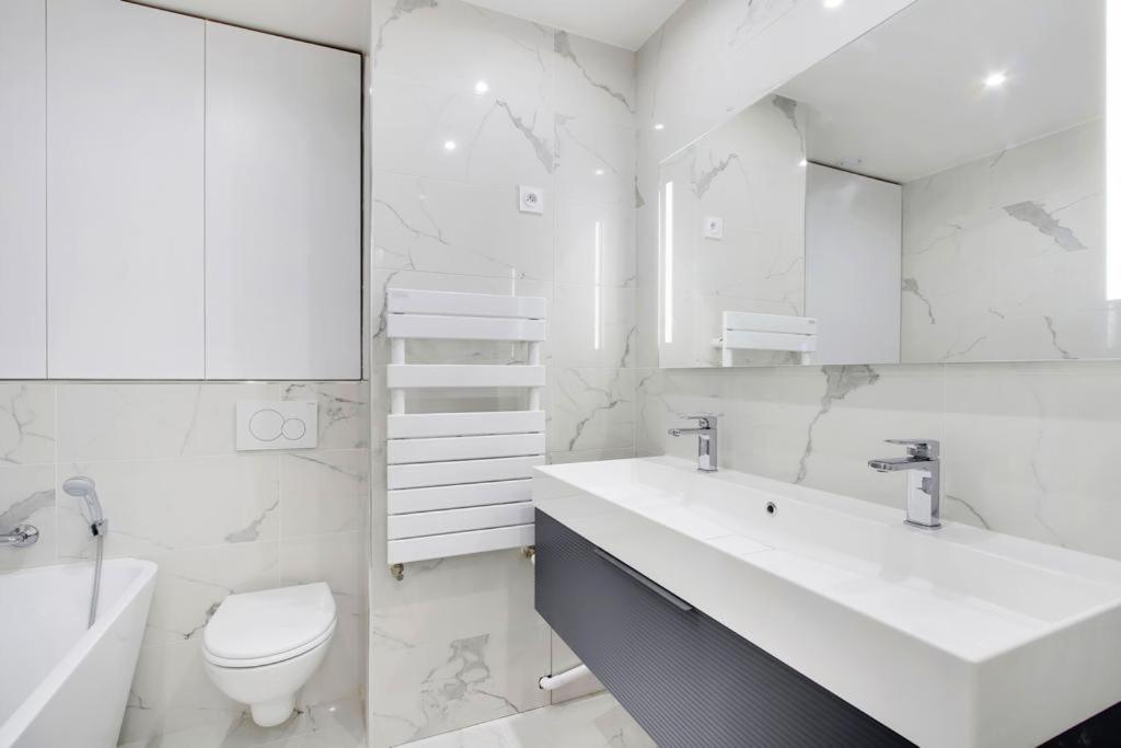 פריז Trocadero/ Eiffel Tower - 3 Bedrooms- All New! מראה חיצוני תמונה